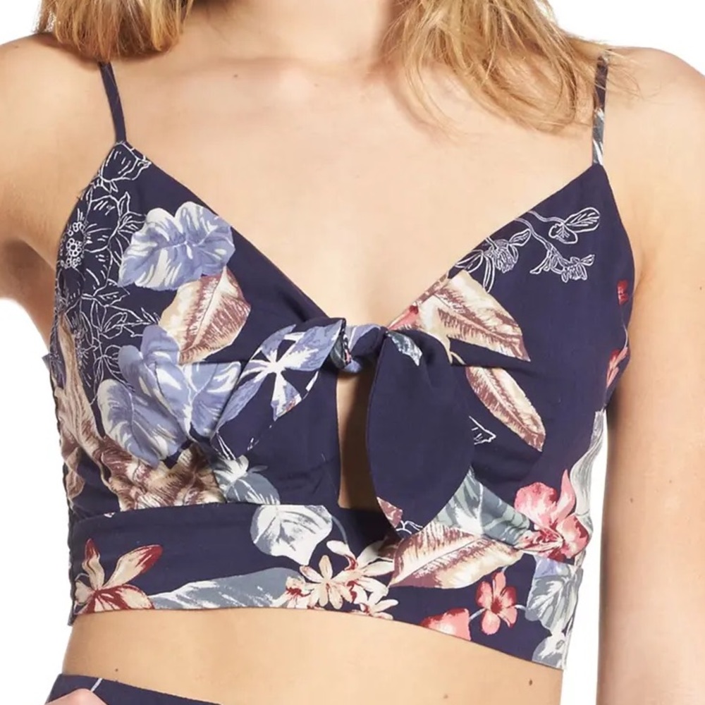 TIE FRONT CROP TOP